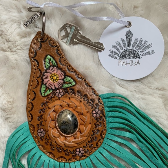 NWT Mahiya oversized cowgirl key ring - Picture 2 of 9